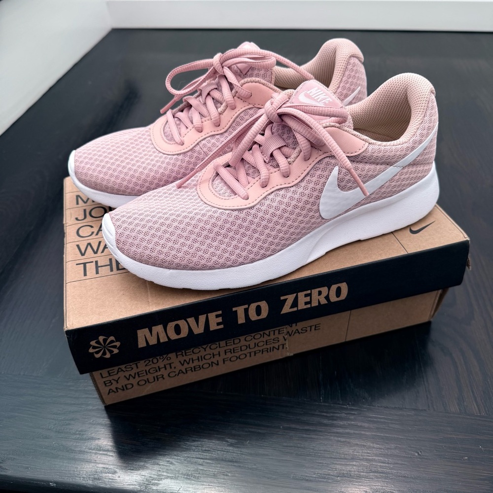Nike Women's Tanjun Soft Pink Sneakers